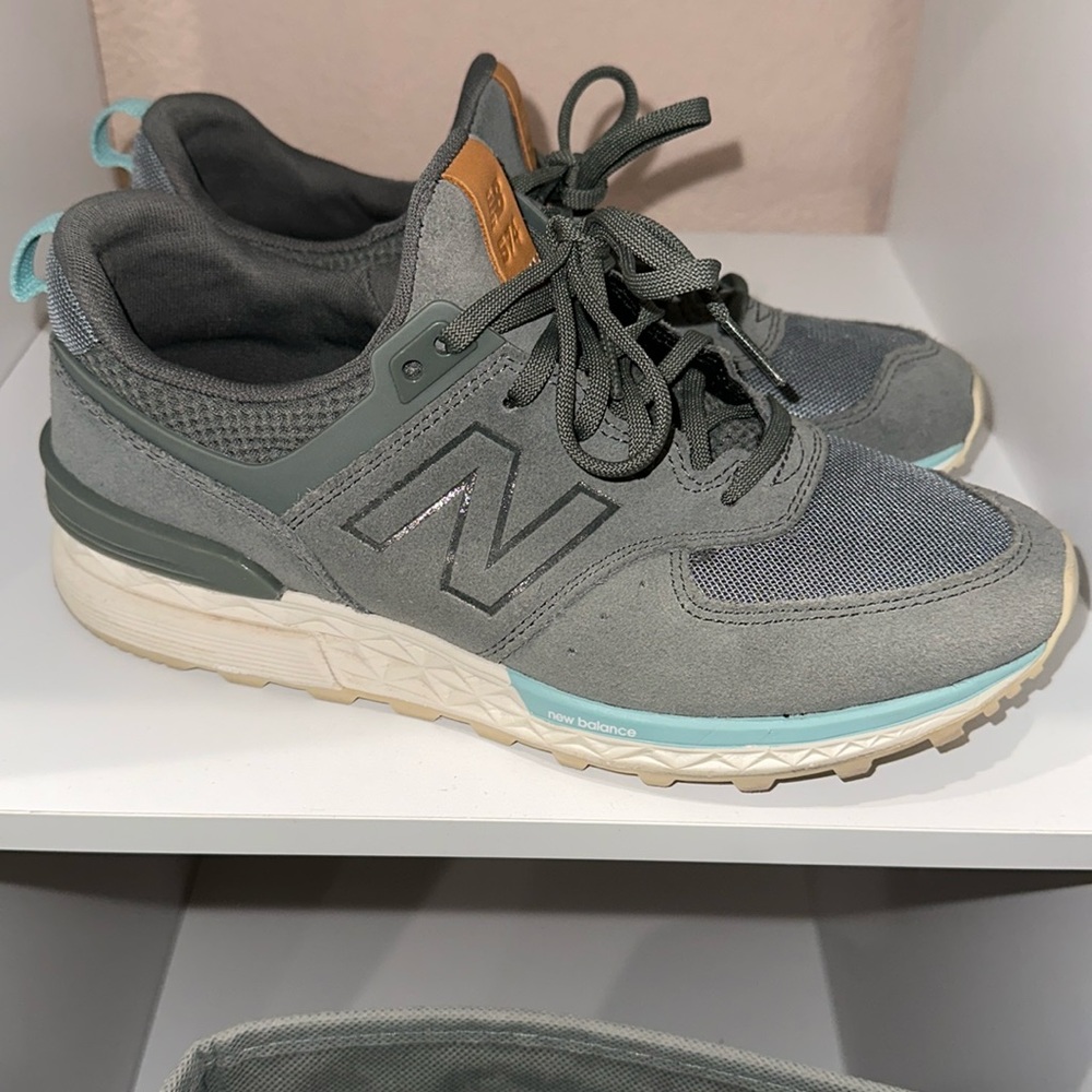 Women’s New Balance athletic shoes